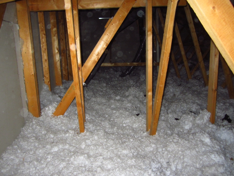 blown-in-fiberglass-insulation-in-attic